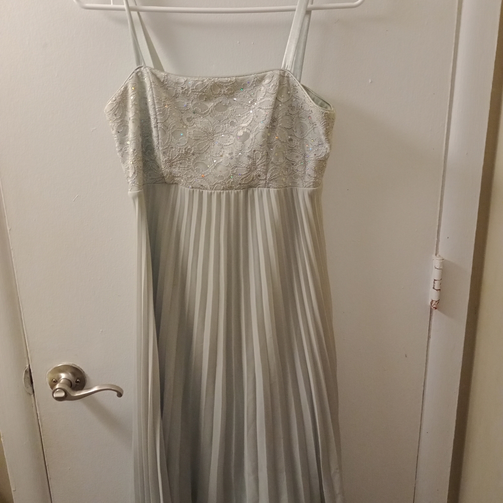 Elegant Light Green Pleated Dress With Jacket